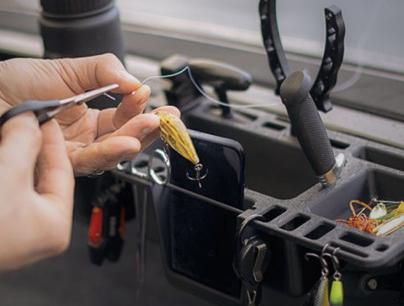 Plateau porte-boissons, téléphone portable et ustensiles de pêche Scotty avec aimant et adaptateur pour fixation Fasten Borika