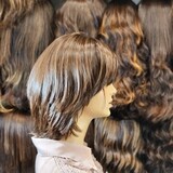פאה קצרה יד שניה מחודשת קאסטם שיער טבעי במצב טוב שמורה #1793