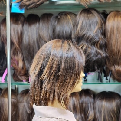 פאה קצרה  יד שניה מחודשת קאסטם שיער טבעי במצב טוב שמורה #1345