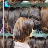 פאה קצרה יד שניה מחודשת קאסטם שיער טבעי במצב טוב שמורה #2302