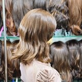 פאה קצרה יד שניה מחודשת קאסטם שיער טבעי במצב טוב שמורה #1772