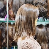 פאה קצרה יד שניה מחודשת קאסטם שיער טבעי במצב טוב שמורה #1028