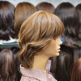 פאה מחודשת יד שניה טבעית קצרה בהירה קאסטם במצב מעולה מעוצבת #2975