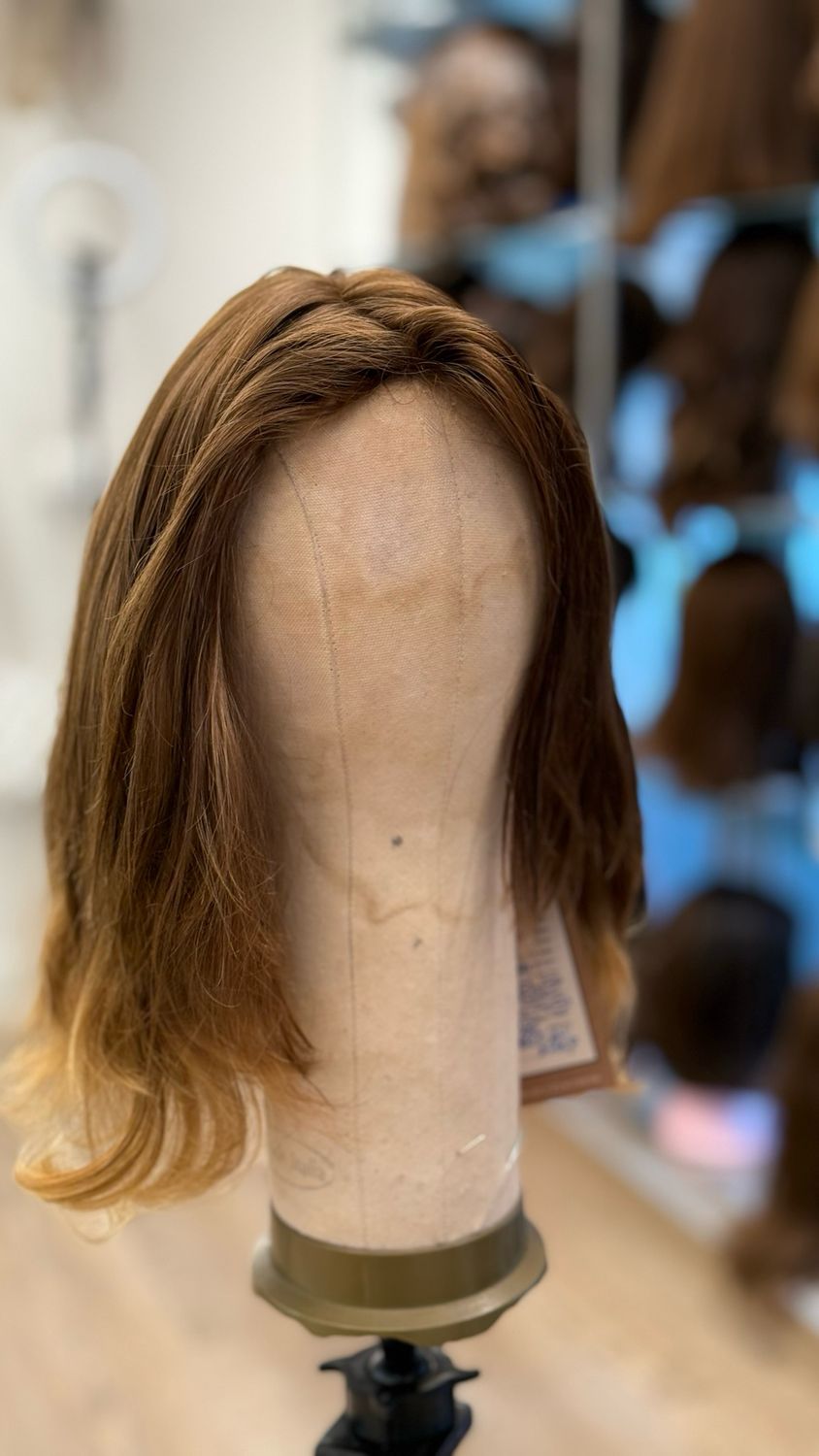 פאה מחודשת בלונדינית קאסטם עבודת יד מעוצבת יד שניה #3516