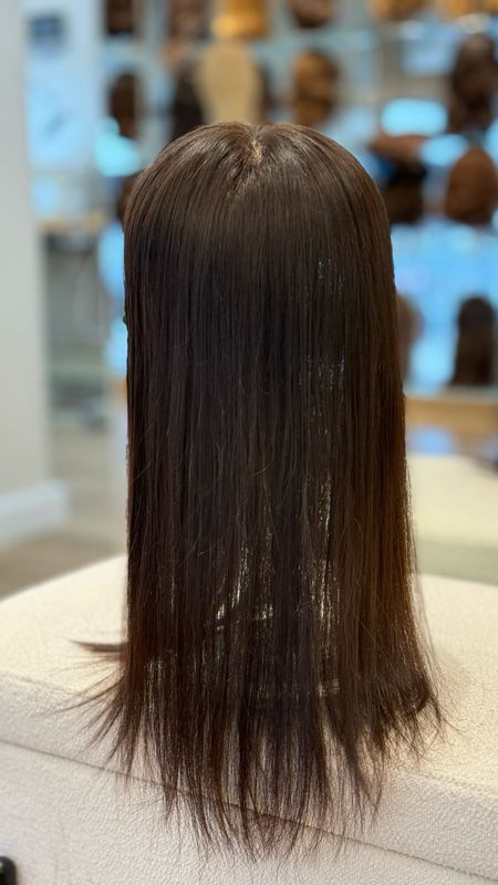 100% שיער פרימיום טבעי ולא מעובד – נראה ומרגיש בדיוק כמו שיער טבעי! ✔ קל משקל ונוח להנחה – קליפסים