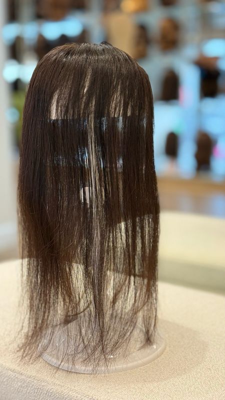 100% שיער פרימיום טבעי ולא מעובד – נראה ומרגיש בדיוק כמו שיער טבעי! ✔ קל משקל ונוח להנחה – קליפסים