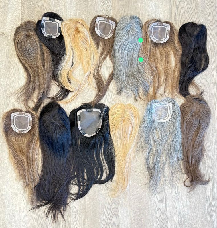 100% שיער פרימיום טבעי ולא מעובד – נראה ומרגיש בדיוק כמו שיער טבעי! ✔ קל משקל ונוח להנחה – קליפסים