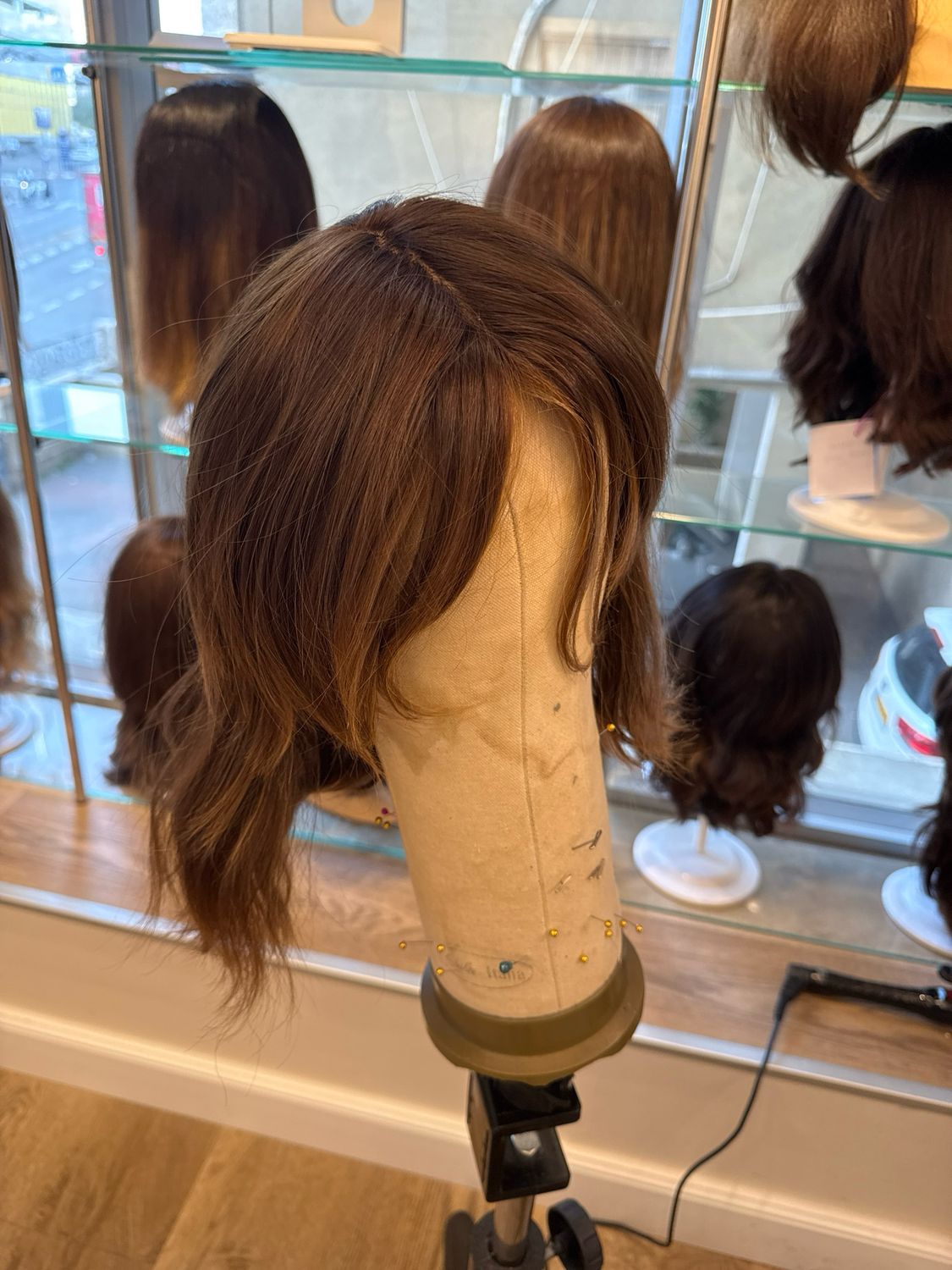 פאה קאסטם מחודשת יד שניה ,שיער טבעי ,צבע בלונד,קצרה #3533
