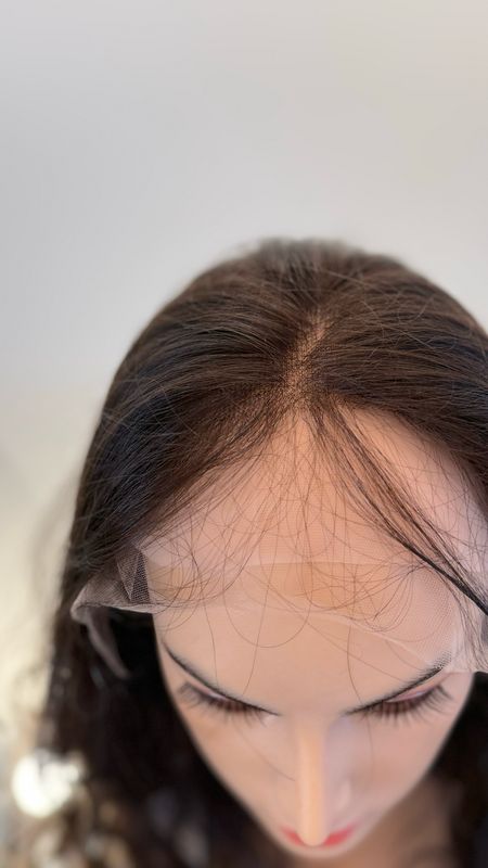פאה טופ לייס חדשה,שיער ג׳לי מתולתל.ייבוש טבעי, ביטולי,צבע 2/3 ,אורך 25 סיים#3553R