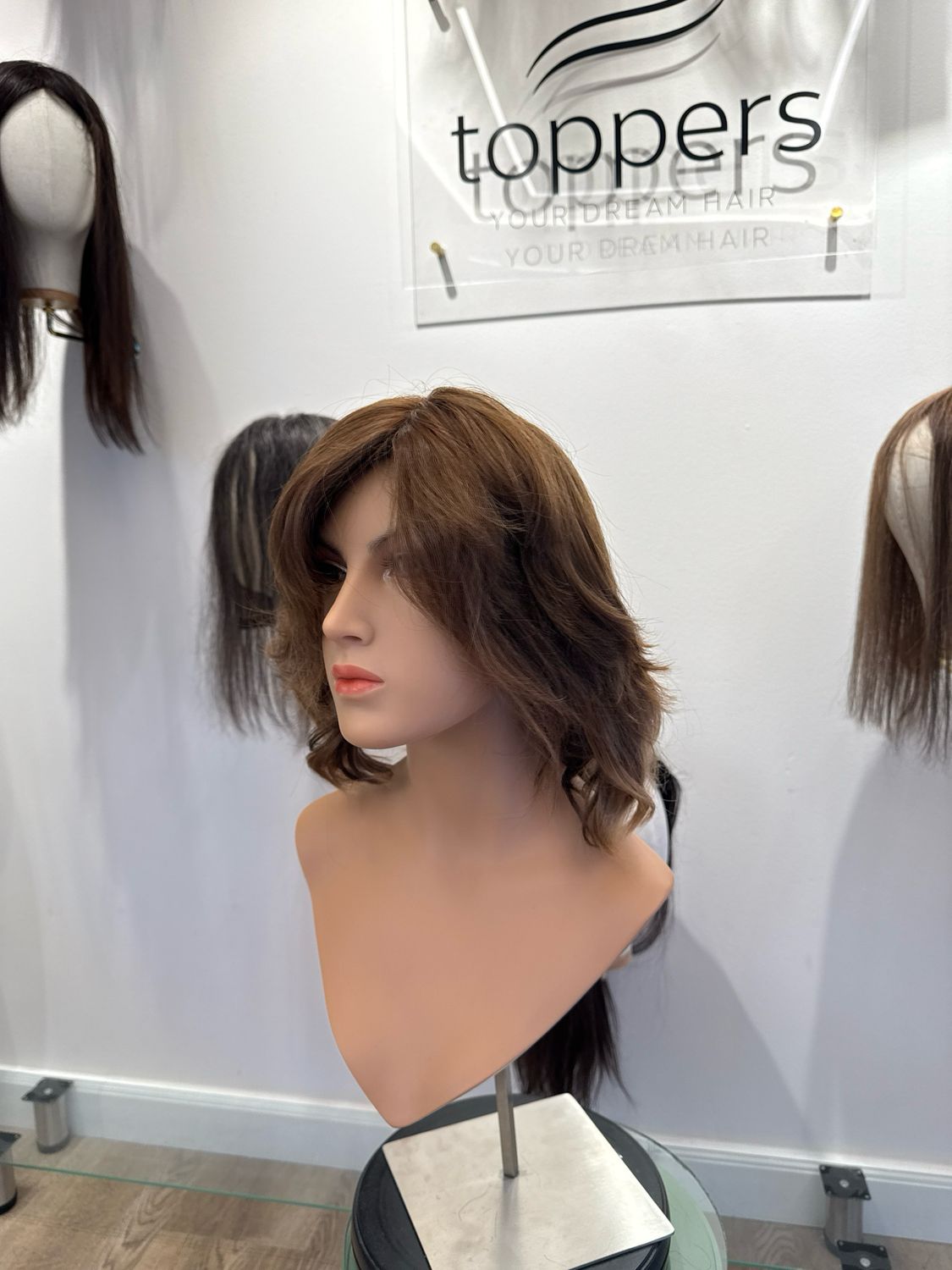 פאה טבעית מחודשת יד שניה ,שיער גלי,בהירה,ייבוש טבעי #3571 פאה טבעית מחודשת יד שניה ,שיער גלי,בהירה,ייבוש טבעי #3571