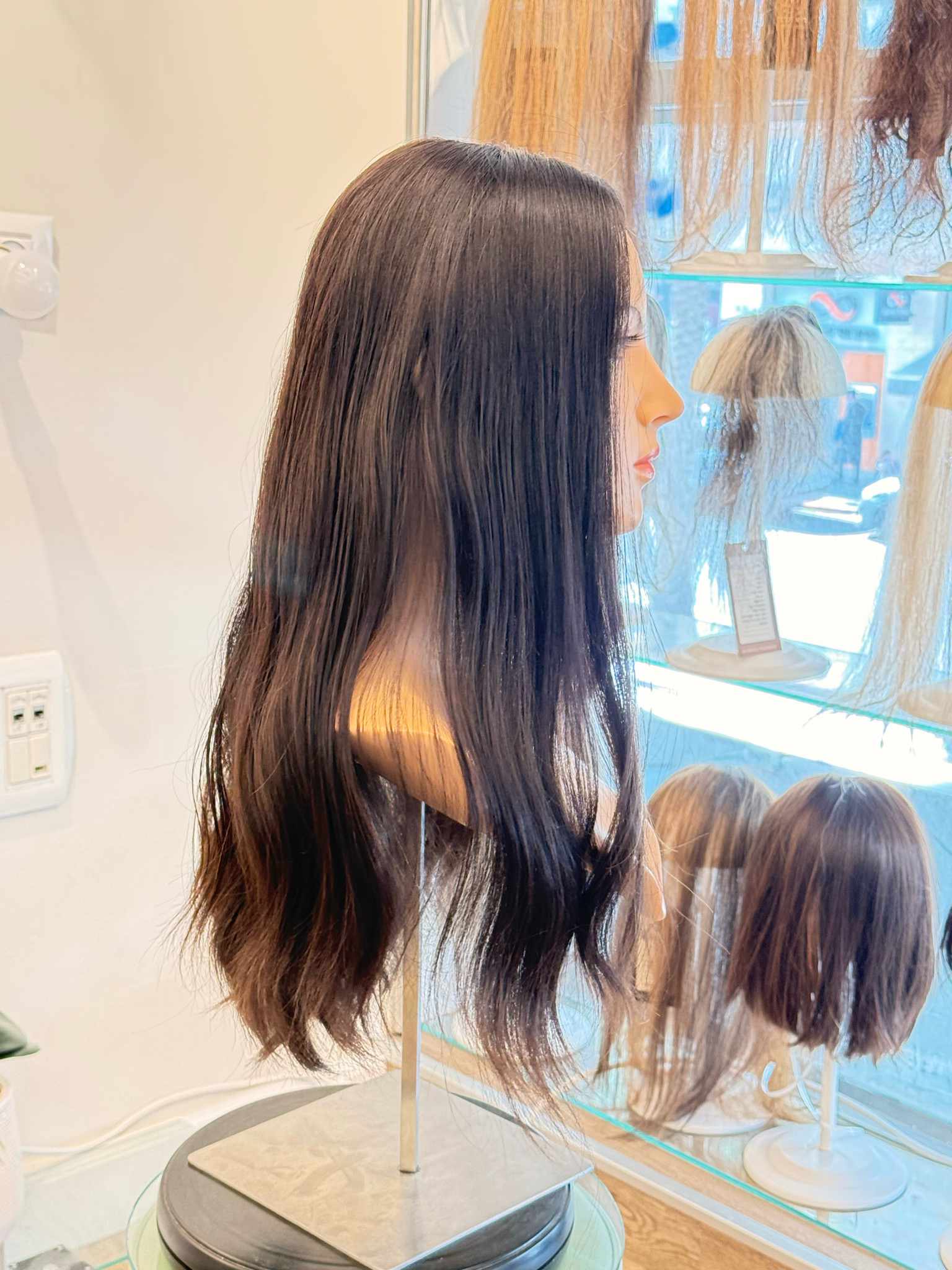 פאה  טופ לייס ארוכה טבעית ,מחודשת יד שניה ,צבע חום כהה#3612 R