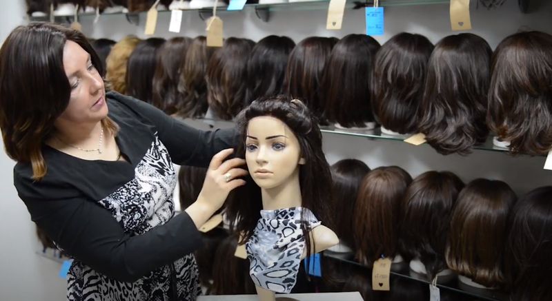 קורס פאנות פרטני להכנת ייצור תפירת  פאות ותוספות שיער קאסטם למתחילות