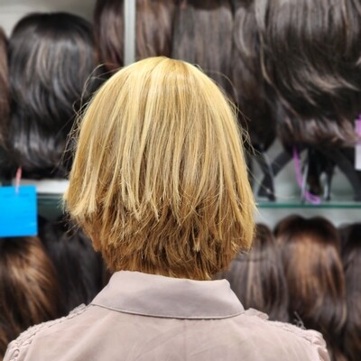Perruque d’occasion rénovée en cheveux naturels – courte #1636