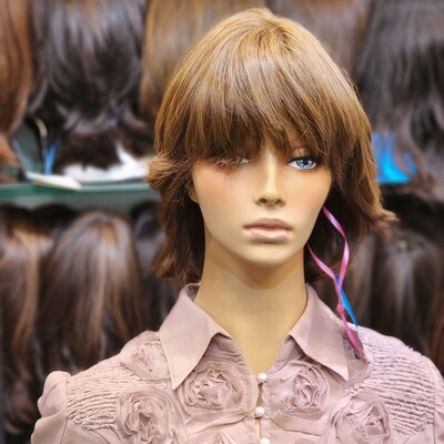 Perruque d’occasion rénovée en cheveux naturels sur mesure – courte, ondulée, claire #2975
