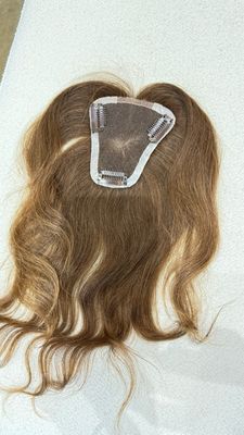 Base d’un topper mi-long ondulé à clips en cheveux naturels – #04120
