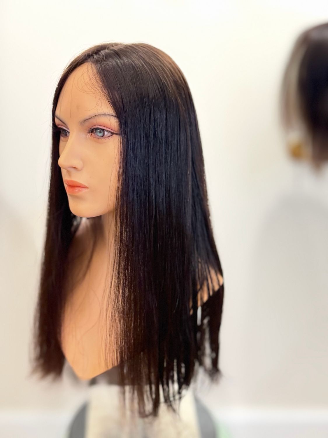 פאה ארוכה חום כהה שחור טופ לייס בלי פוני מחודשת יד שניה , מצב כחדש,שיער טבעי #3669#