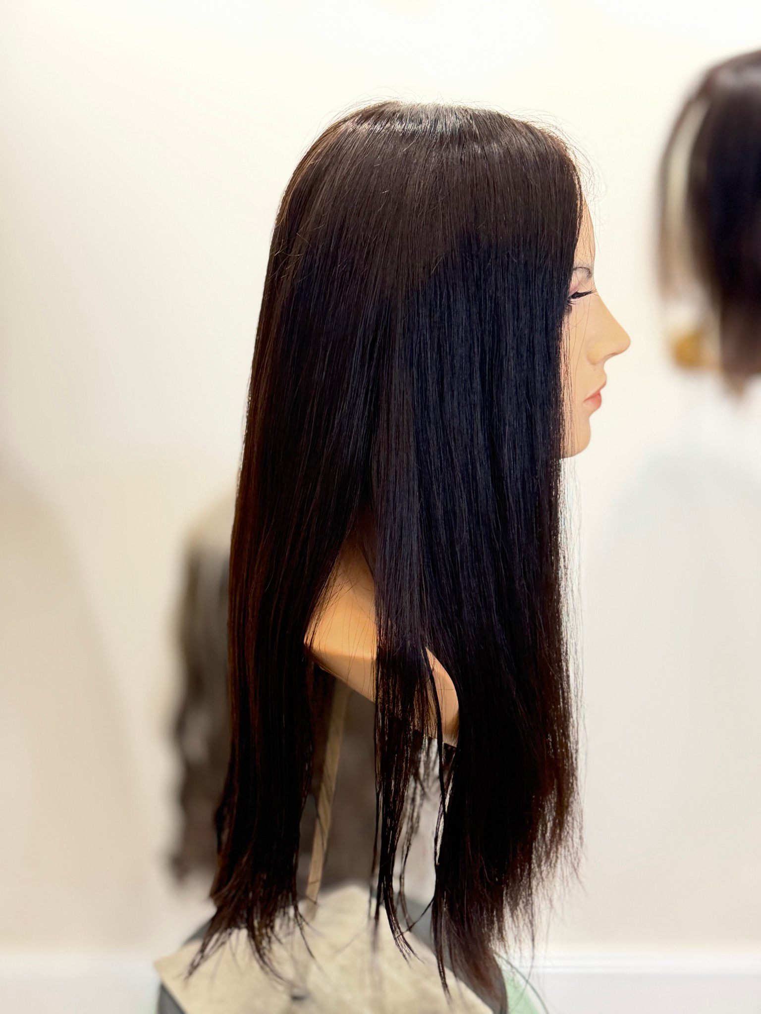 פאה ארוכה חום כהה שחור טופ לייס בלי פוני מחודשת יד שניה , מצב כחדש,שיער טבעי #3669#