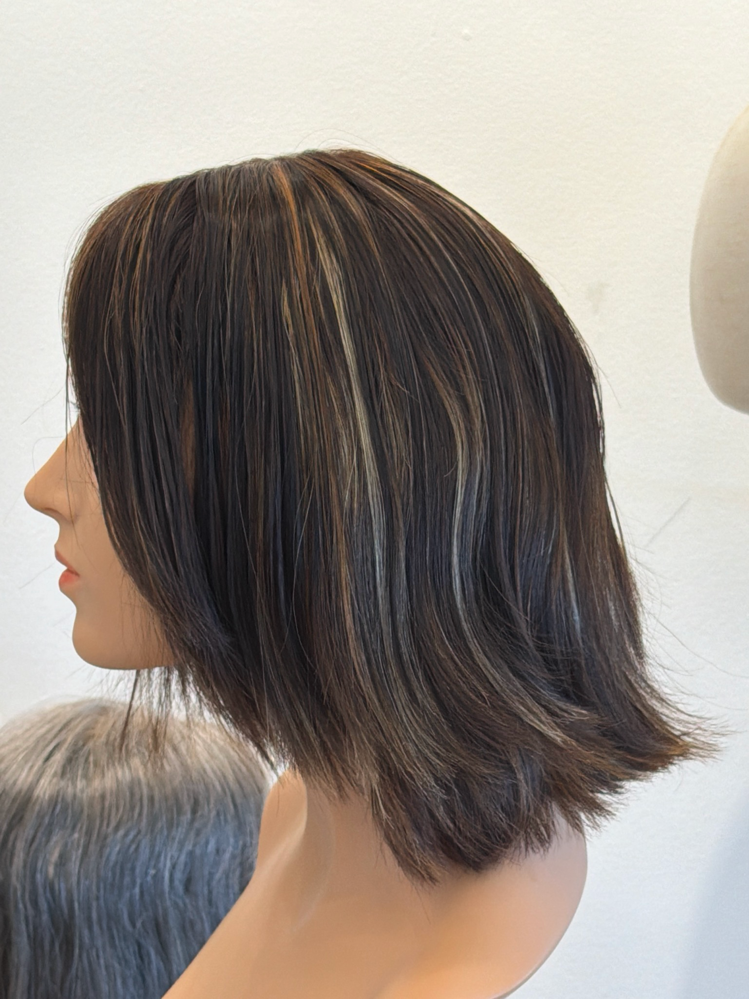 פאה מחודשת יד שניה שיער טבעי מעוצבת עם פוני צבע חום #3676#R