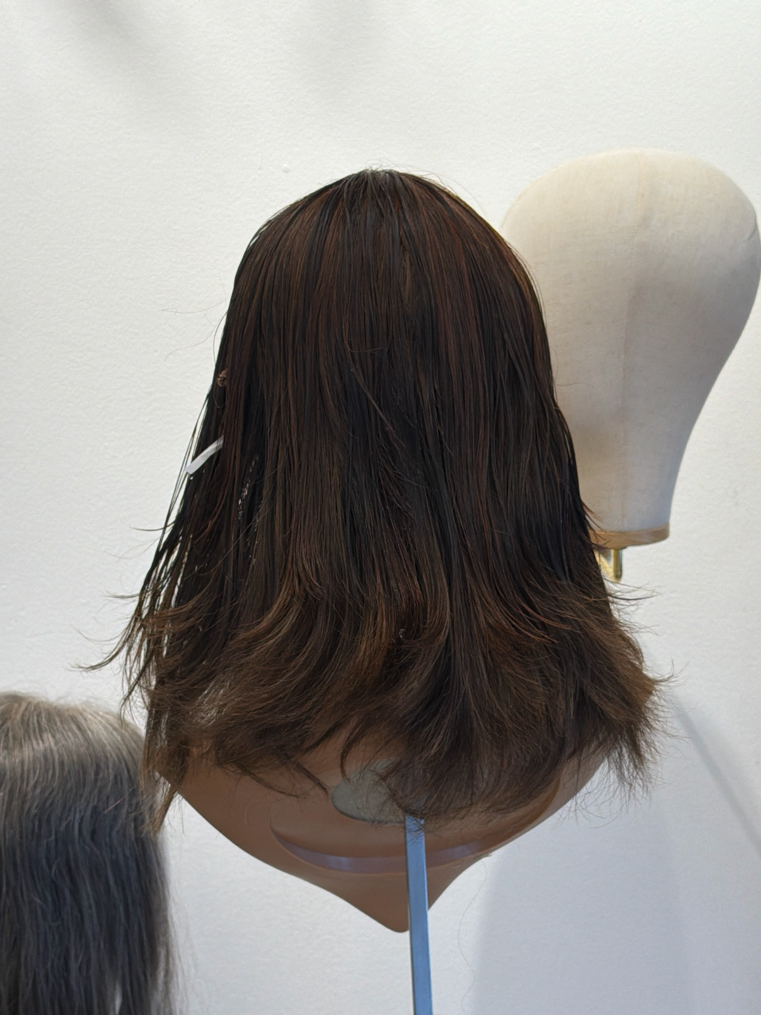 פאה מחודשת יד שניה שיער טבעי מעוצבת עם פוני צבע חום #3672#R