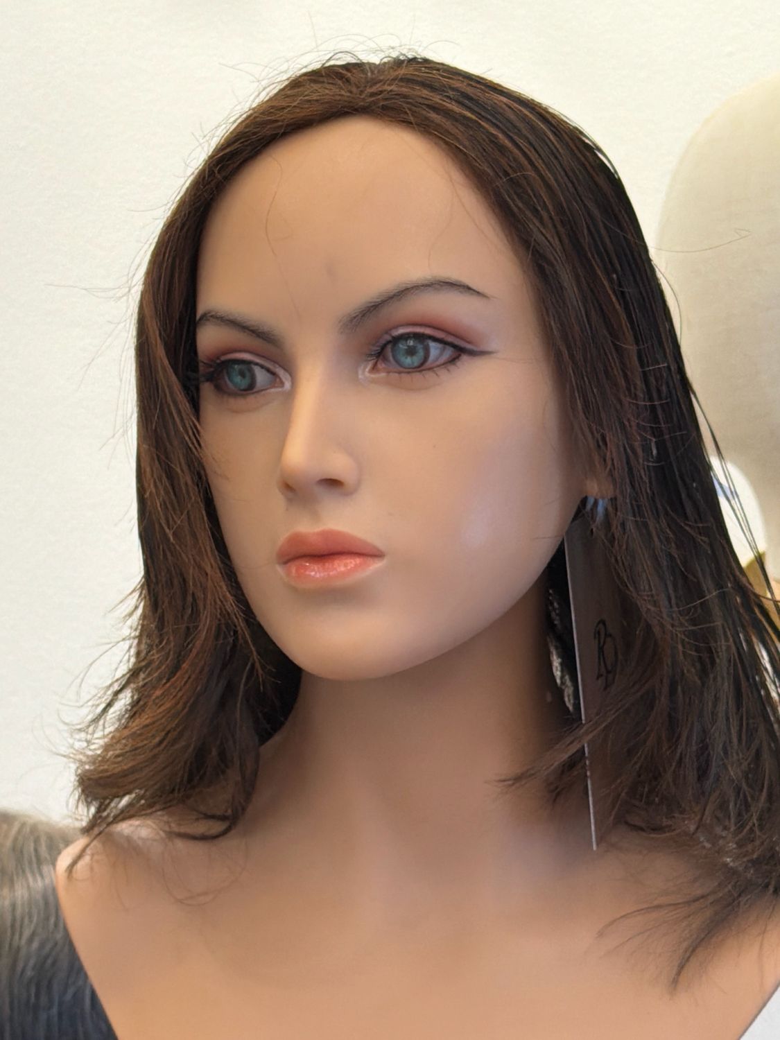 פאה מחודשת יד שניה שיער טבעי מעוצבת עם פוני צבע חום #3672#R