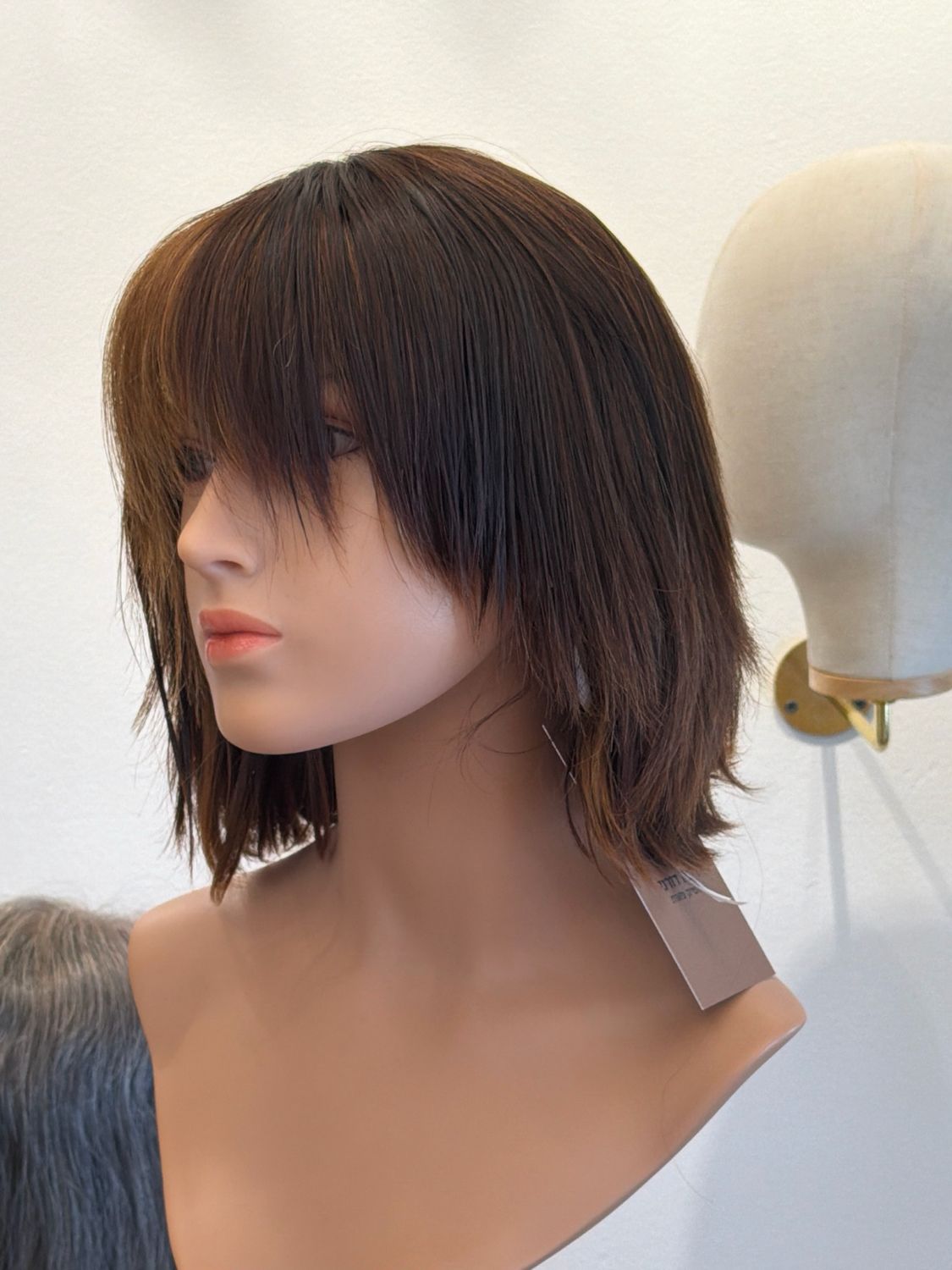 פאה מחודשת יד שניה שיער טבעי מעוצבת עם פוני צבע חום #3670#R