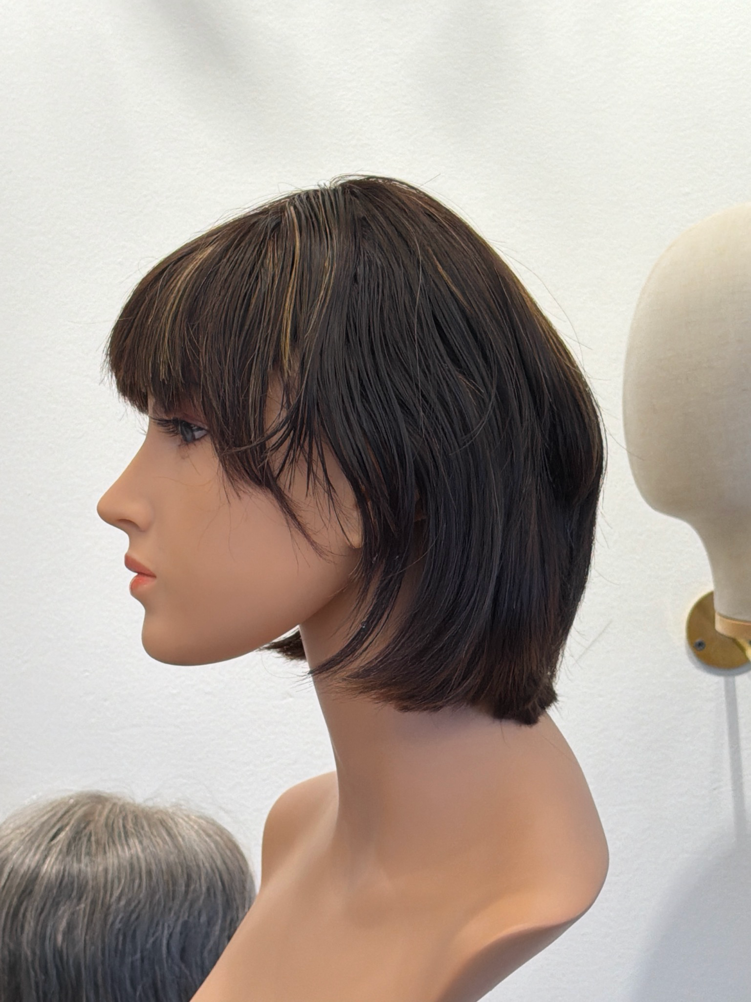 פאה מחודשת יד שניה שיער טבעי מעוצבת עם פוני צבע חום #3671#R