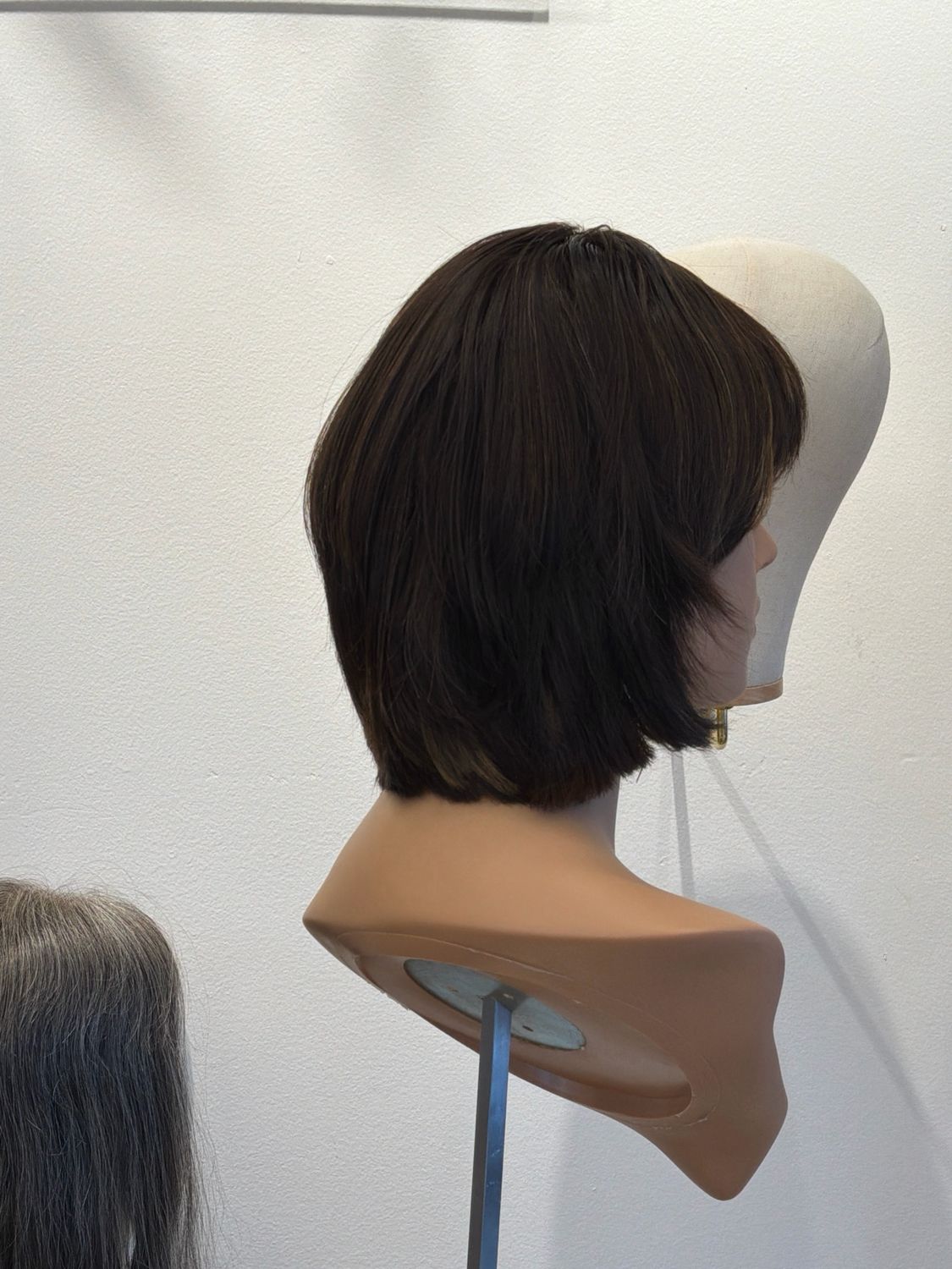 פאה מחודשת יד שניה שיער טבעי מעוצבת עם פוני צבע חום #3671#R