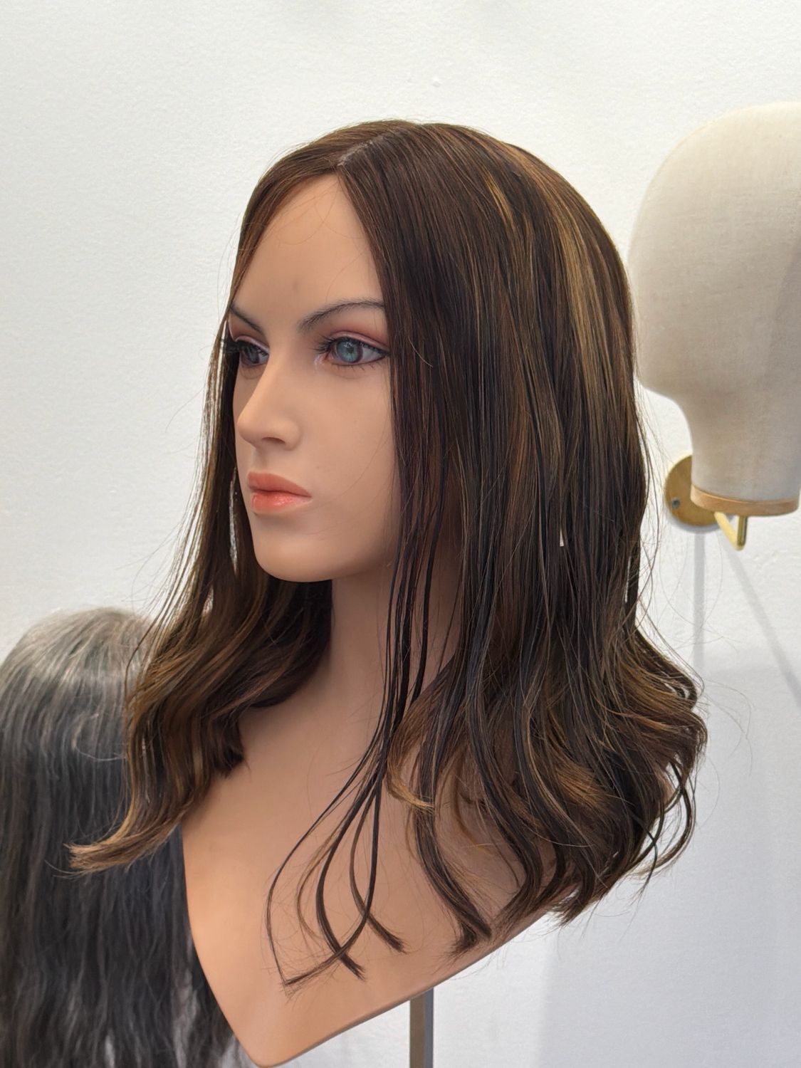 פאה טבעית מחודשת יד שנייה אורך יחיד,בלי פוני,צבע חום #3678#