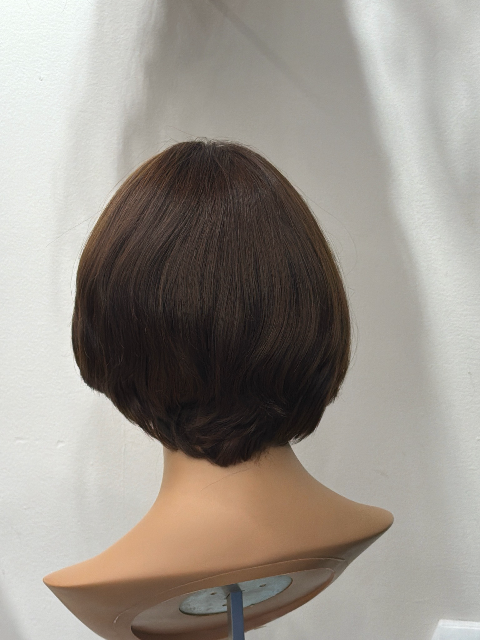 פאה מחודשת יד שניה במצב מעולה טבעית קצרה מעוצבת #3679