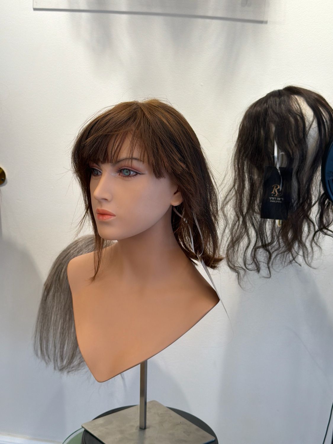 פאה טבעית יד 2 #3682R,צריך תיקון