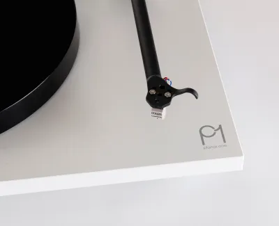 Rega Planar 1 – Platespiller med Rega Carbon MM-pickup