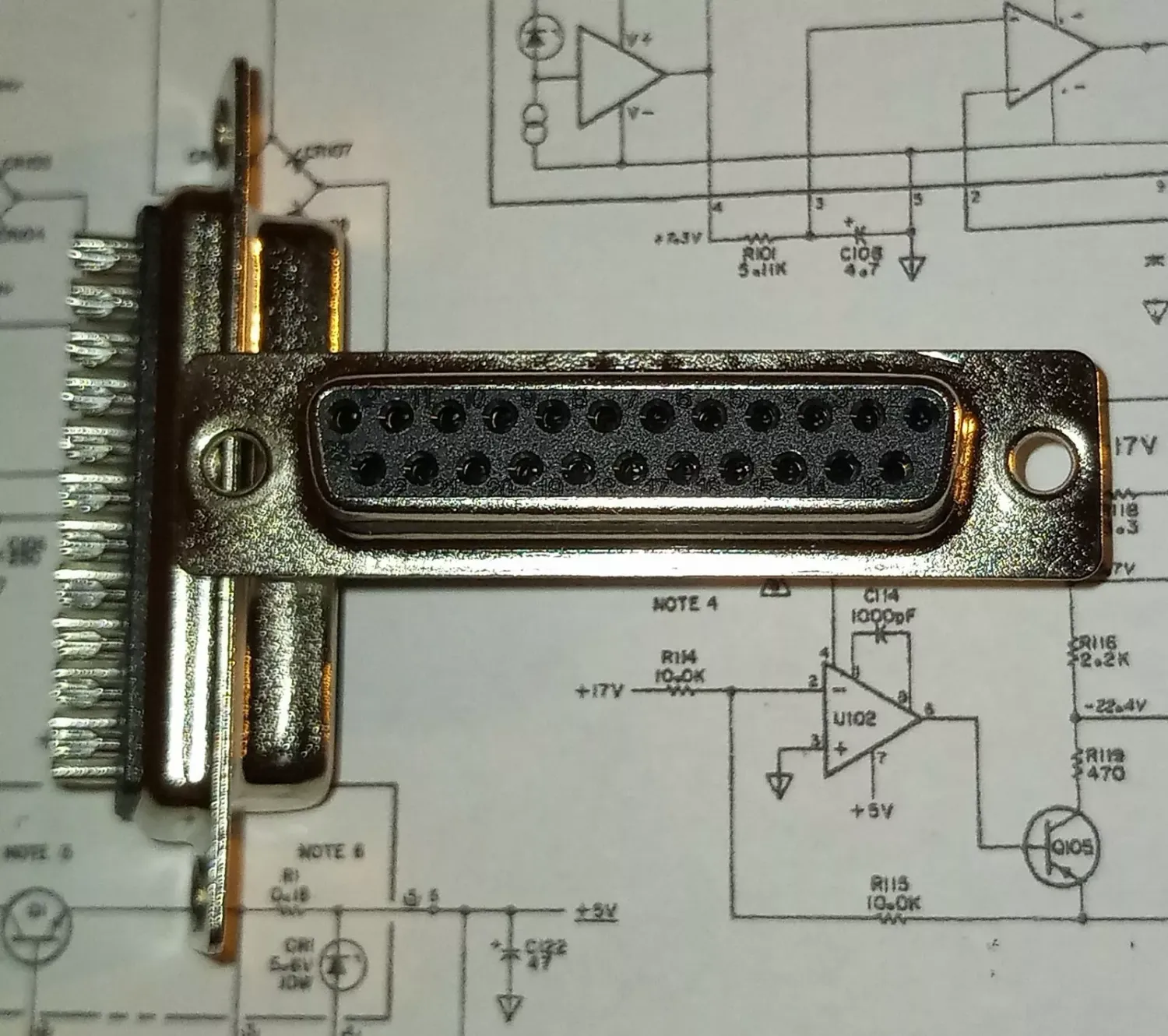 23-pin D-Sub DB23 Connector for Amiga computers, Genre: Female