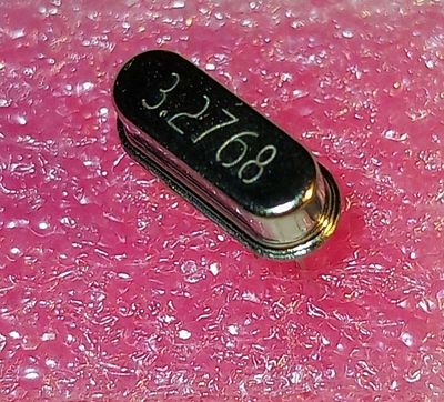 Crystal 3276.8 kHz 3.2768 MHz 50Hz Clock Nuova Elettronica LX322 HC-49/US Crystal 3276.8 kHz 3.2768 MHz 50Hz Clock Nuova Elettronica LX322 HC-49/US