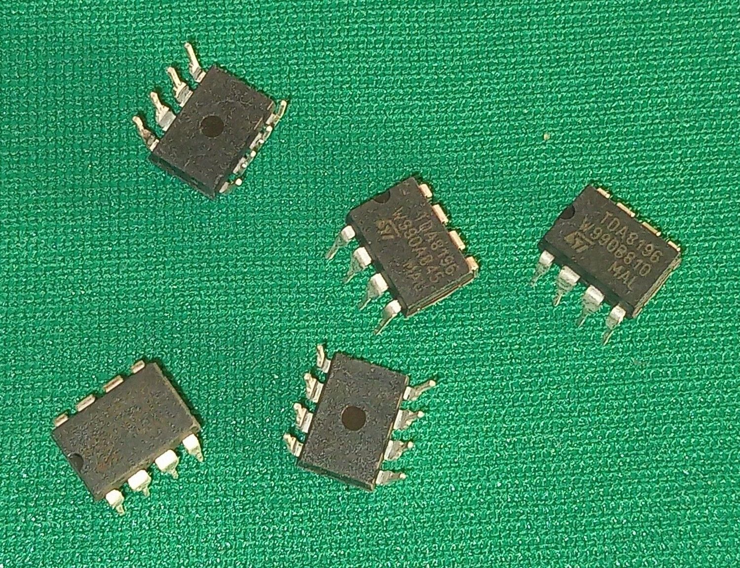 TDA 8196 - AUDIO SWITCH AND DC VOLUME CONTROL FOR TV