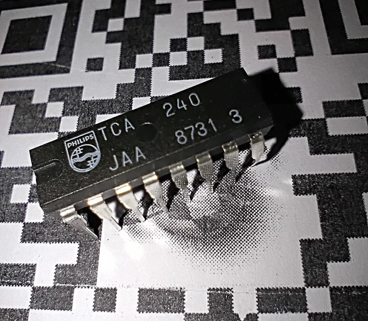 TCA240 DIP16 - Doubly balanced modulator demodulator - ORIGINAL Philips NOS