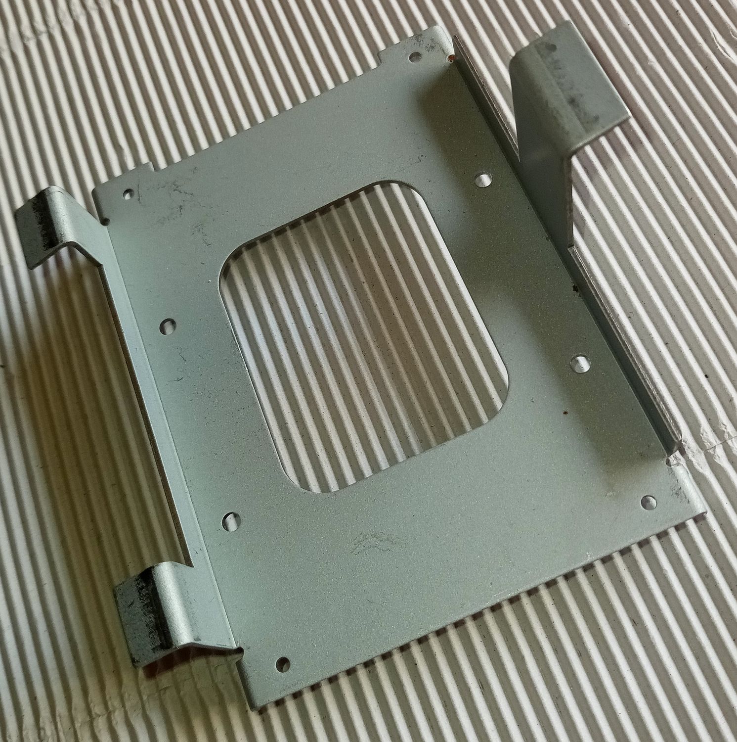 2.5-Inch Hard Drive Mounting Bracket for Commodore Amiga 600 &amp; 1200