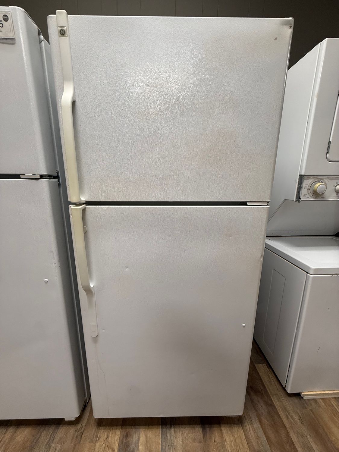 White GE Top Freezer Refrigerator