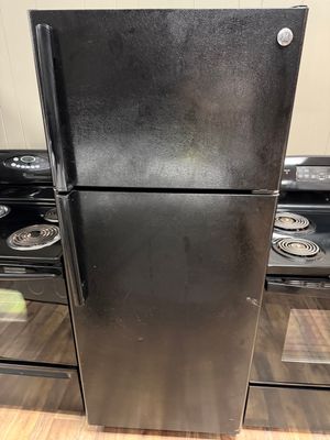 Black GE Top Freezer Refrigerator with Ice Maker