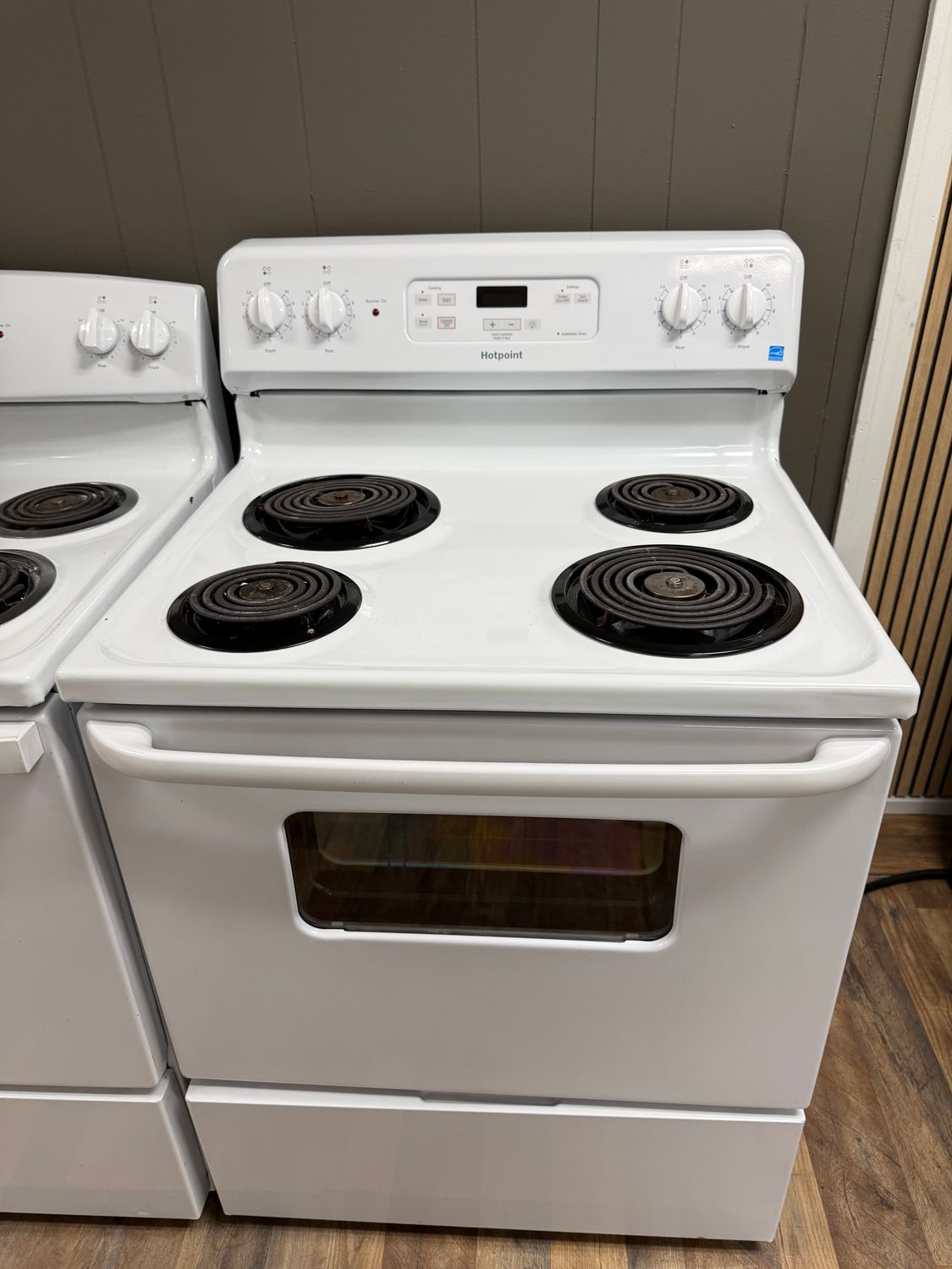 White GE Coil Top Oven
