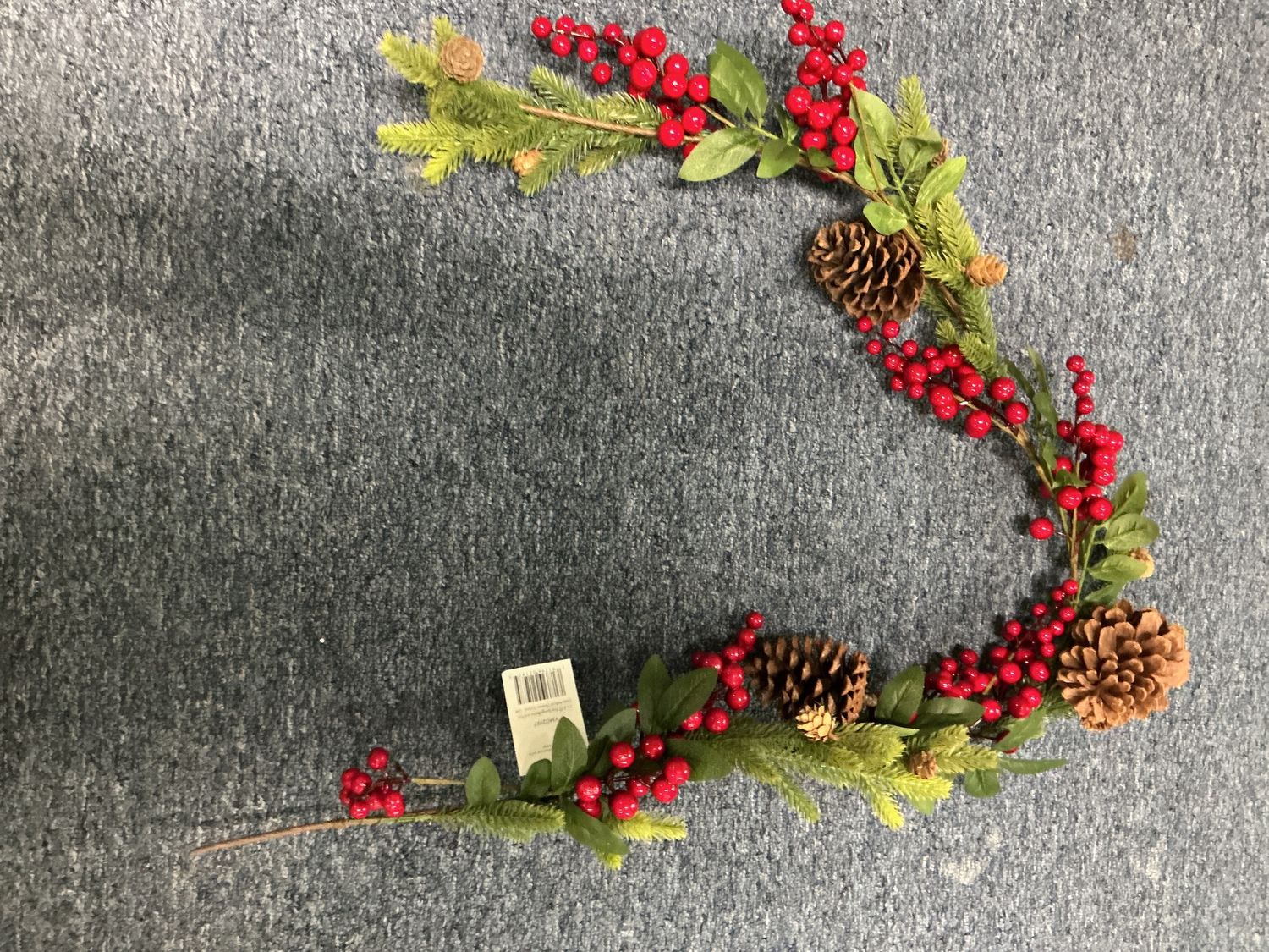 6 ft red berries and greenery garland