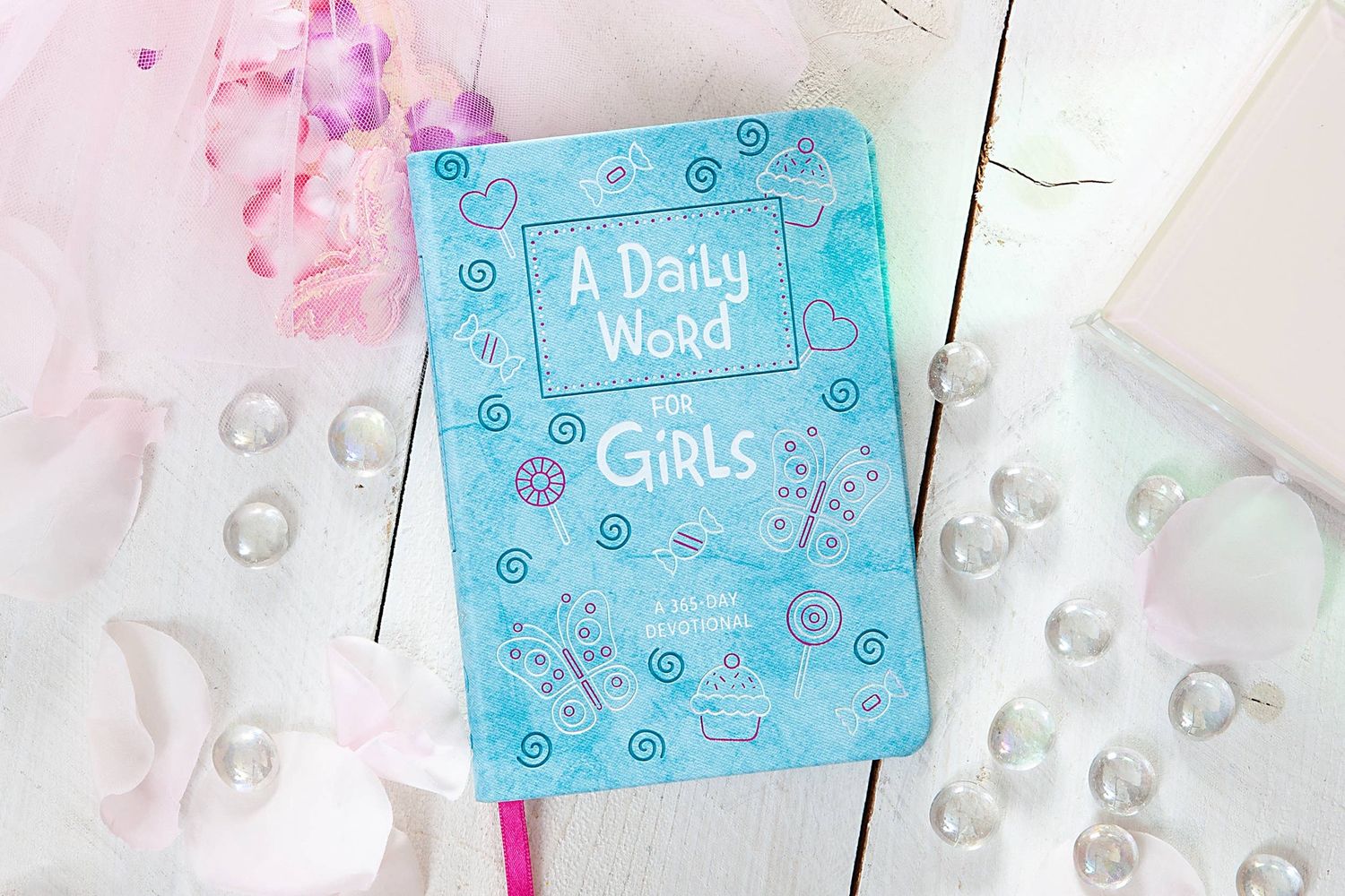 A Daily Word for Girls (Daily Devotional, Ages 4-10)