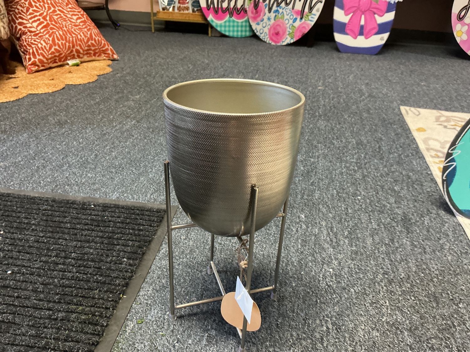 Metal planter