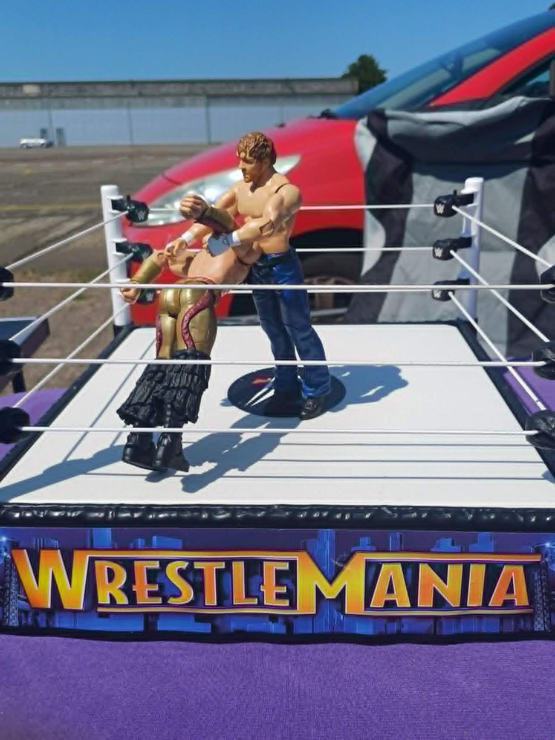 WWE Dean Ambrose Wrestling Figur