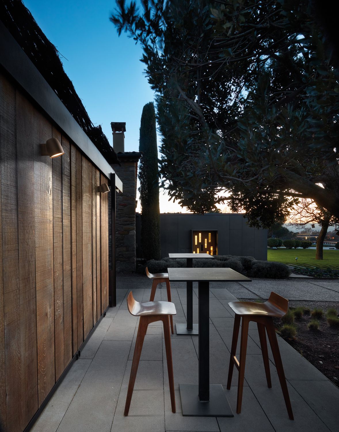 NUT A/01 OUTDOOR