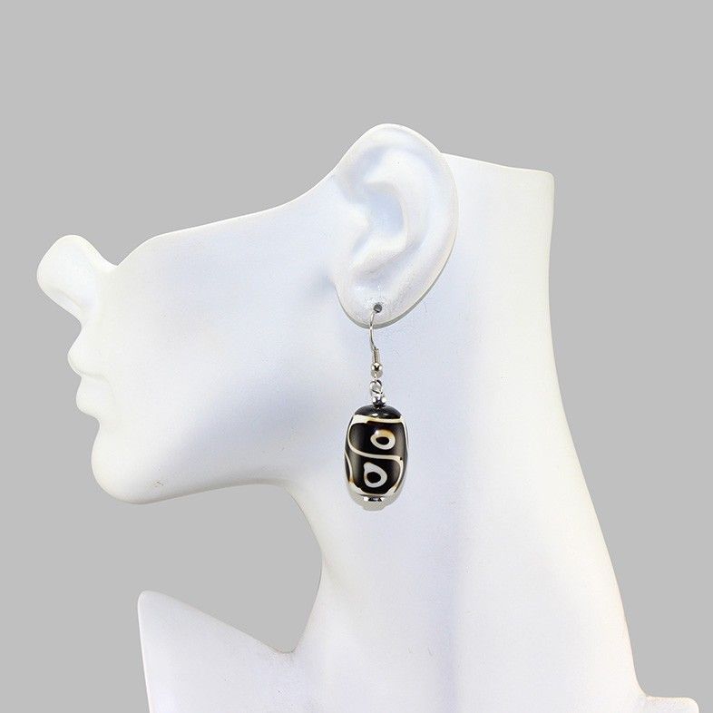 Black & White Oval Drop Earrings Black & White Oval Drop Earrings