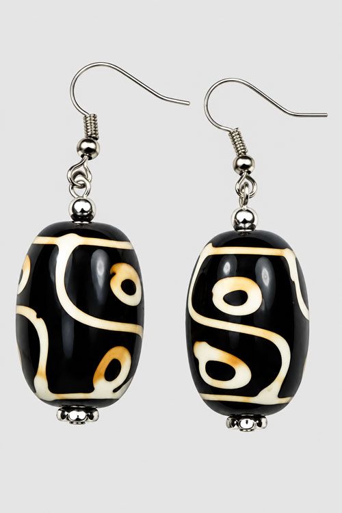 Black & White Oval Drop Earrings Black & White Oval Drop Earrings