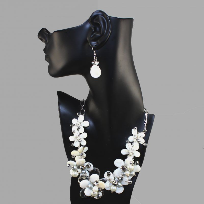 Faux Mother of Pearl Floral Jewelry Set Faux Mother of Pearl Floral Jewelry Set