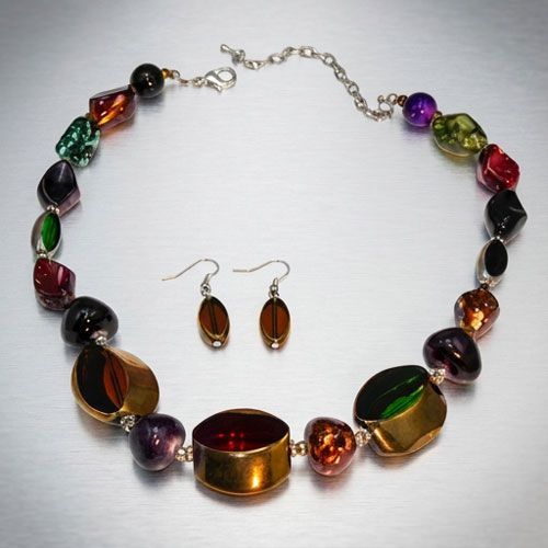 Multi-Colored Glass Jewelry Sett Multi-Colored Glass Jewelry Sett
