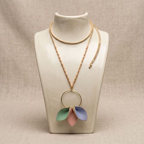 Leather Leaf Hoop Necklace