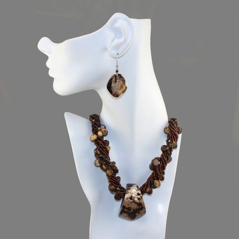 Delightfully Different Pendant Jewelry Set Delightfully Different Pendant Jewelry Set